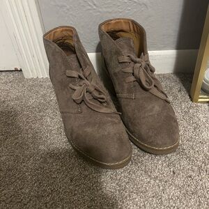 Universal Thread Taupe Lace Up Heeled Booties